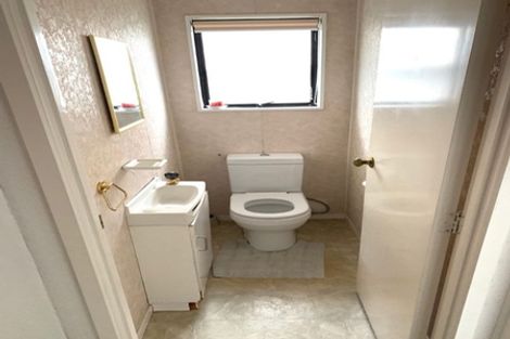 Photo of property in 17 Glennandrew Drive, Half Moon Bay, Auckland, 2012