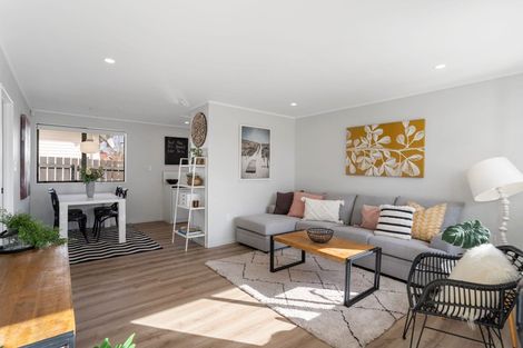 Photo of property in 10a Cramond Drive, Mangere East, Auckland, 2024