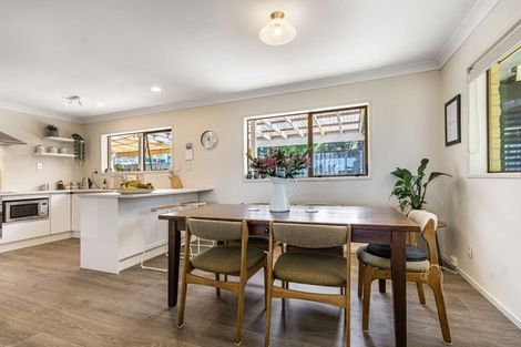 Photo of property in 59 Chelsea View Drive, Chatswood, Auckland, 0626