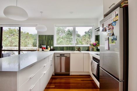 Photo of property in 130 Canongate Street, Birkdale, Auckland, 0626