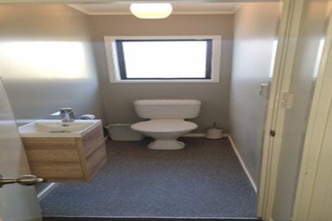 Photo of property in 1/9 Napoleon Avenue, Milford, Auckland, 0620