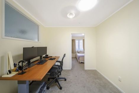 Photo of property in 94 Dalwhinnie Parade, Highland Park, Auckland, 2010
