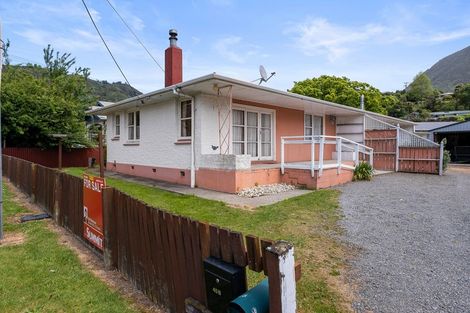 Photo of property in 45a Kent Street, Picton, 7220