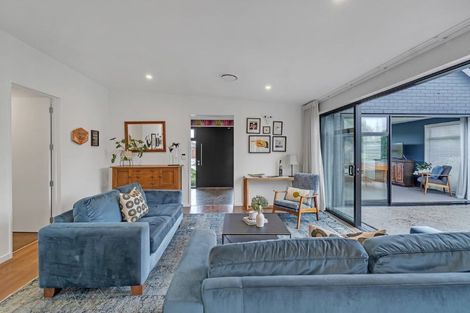 Photo of property in 39 Dunlops Crescent, Bottle Lake, Christchurch, 8083