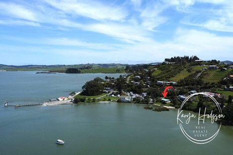 Photo of property in 12 Piccadilly Street, Pahi, Paparoa, 0571