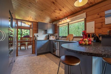 Photo of property in 31a Ranui Terrace, Tawa, Wellington, 5028