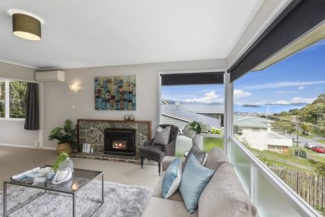 Photo of property in 70 Dowse Drive, Maungaraki, Lower Hutt, 5010