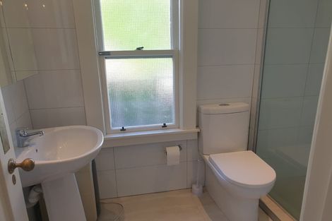 Photo of property in Inverleith Apartments, 5/306 Oriental Parade, Oriental Bay, Wellington, 6011