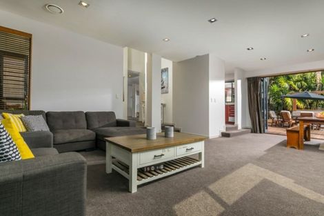 Photo of property in 2 Te Wharau Drive, Greenhithe, Auckland, 0632