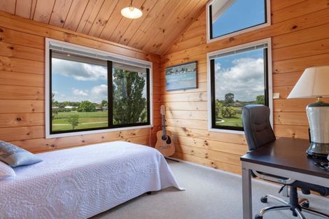 Photo of property in 58 Links View Drive, Omokoroa, 3114