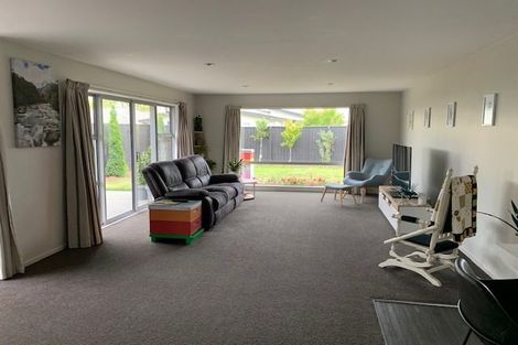 Photo of property in 40 Little Oaks Drive, Yaldhurst, Christchurch, 8042
