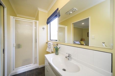 Photo of property in 46 Pahiatua Street, Hokowhitu, Palmerston North, 4410