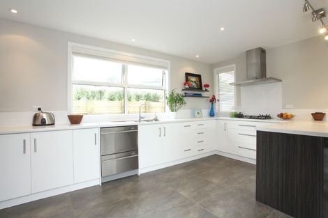 Photo of property in 19 Robertson Street, Raglan, 3225