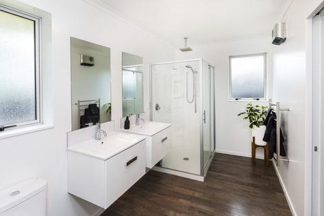 Photo of property in 28 Holiday Drive, Mairehau, Christchurch, 8052