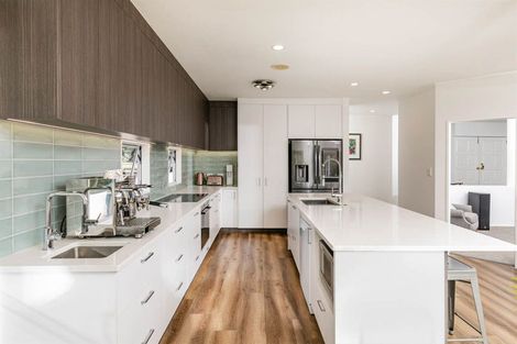 Photo of property in 32 Waipuia Place, Greenhithe, Auckland, 0632