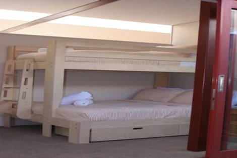 Photo of property in 41 Seaview Road, Cable Bay, 0420