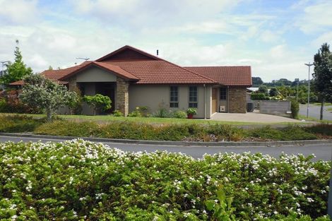 Photo of property in 1 Tarn Close, Pyes Pa, Tauranga, 3112