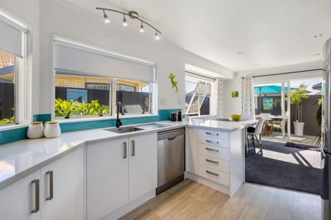 Photo of property in 9 Calypso Drive, Papamoa Beach, Papamoa, 3118