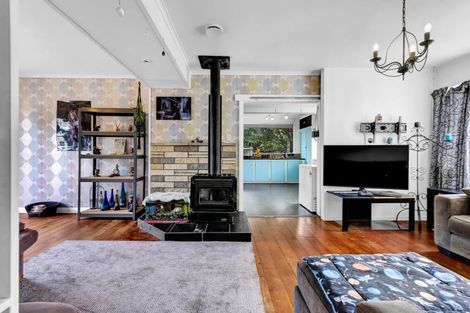 Photo of property in 122 South Road, Spotswood, New Plymouth, 4310