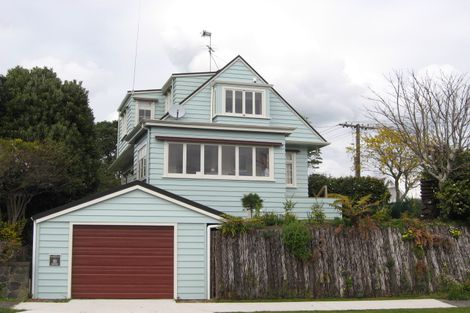 Photo of property in 66 Gilbert Street, New Plymouth, 4310