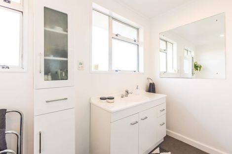 Photo of property in 15 Campbell Avenue, Paraparaumu, 5032