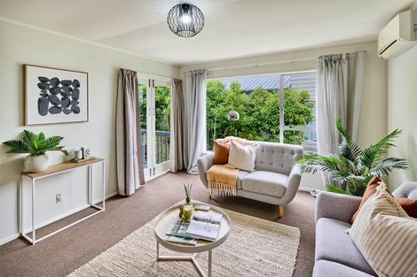 Photo of property in 61 Davidson Crescent, Tawa, Wellington, 5028
