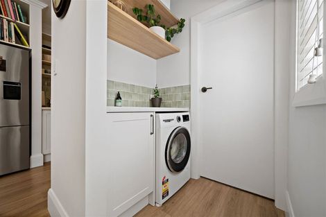 Photo of property in 35 Alpha Avenue, Strowan, Christchurch, 8052