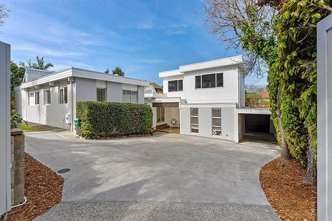 Photo of property in 16 Prestige Place, Castor Bay, Auckland, 0620