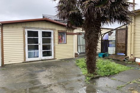 Photo of property in 32 Glamis Avenue, Strathmore Park, Wellington, 6022