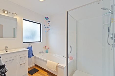 Photo of property in 8a Walmer Grove, Bell Block, New Plymouth, 4312