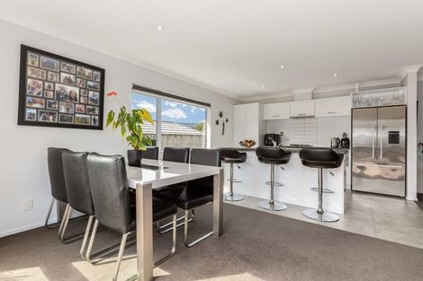 Photo of property in 4 Moonsail Drive, Whitby, Porirua, 5024