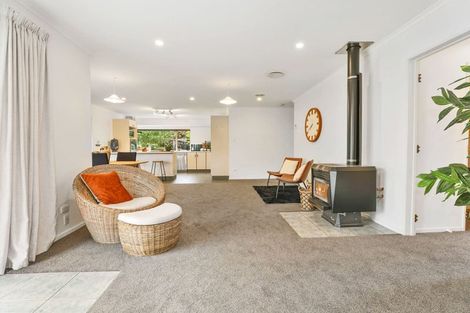 Photo of property in 93 Acacia Heights Drive, Acacia Bay, Taupo, 3385