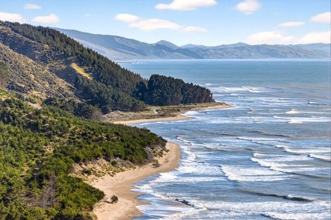 Photo of property in 13 Mataikona Road, Mataikona, Tinui, 5889