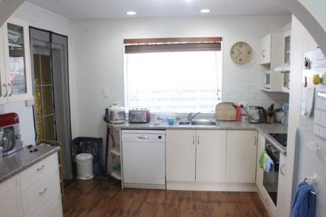 Photo of property in 2/63 Walworth Avenue, Pakuranga Heights, Auckland, 2010