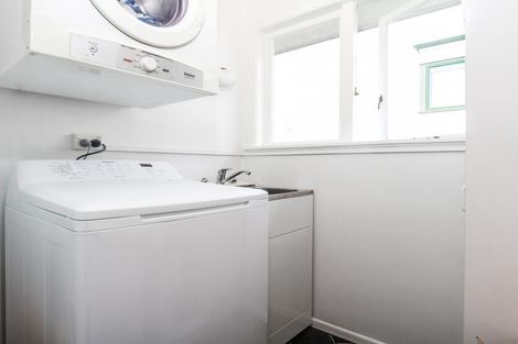 Photo of property in 12 Cron Avenue, Te Atatu South, Auckland, 0610