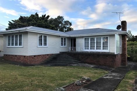 Photo of property in 37 St Leonards Road, Kelston, Auckland, 0602