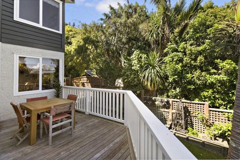 Photo of property in 32 Kotari Road, Days Bay, Lower Hutt, 5013