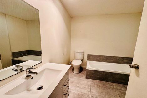 Photo of property in 25 Montilla Place, Manurewa, Auckland, 2102