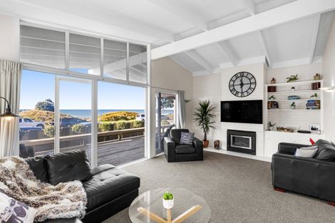 Photo of property in 185 Marine Parade, Mount Maunganui, 3116