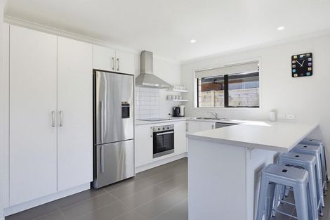 Photo of property in 6 Mooring Close, Whitby, Porirua, 5024