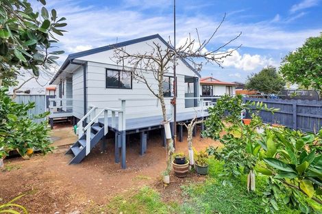 Photo of property in 2/12 Cameron Place, Ranui, Auckland, 0612