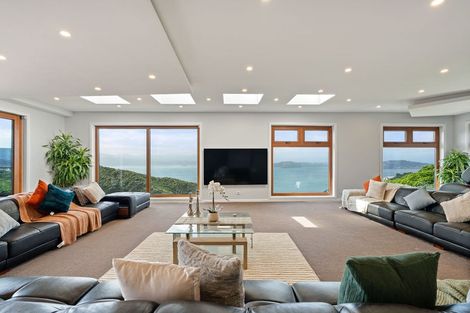 Photo of property in 35 Grumman Lane, Newlands, Wellington, 6037