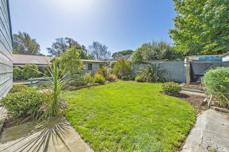 Photo of property in 16 Ensors Place, Waikuku Beach, 7402