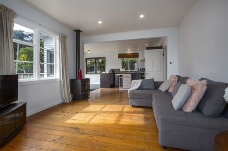 Photo of property in 21 Kiriwai Road, Paremata, Porirua, 5024