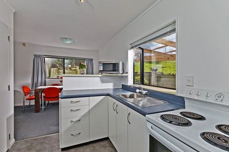 Photo of property in 1/1 Cheval Drive, Totara Vale, Auckland, 0629