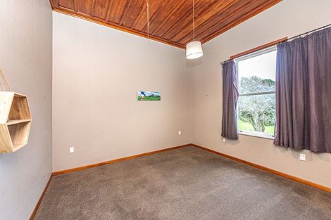 Photo of property in 218 Parahaki Road, Waverley, 4591