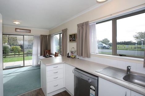 Photo of property in 17 Johnson Street, Bulls, 4818