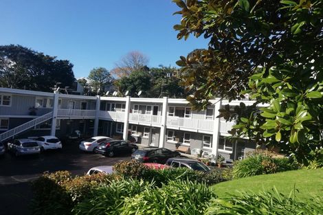 Photo of property in 33 Turakina Street, Merrilands, New Plymouth, 4312
