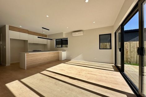 Photo of property in 32 Papai Lane, Massey, Auckland, 0614