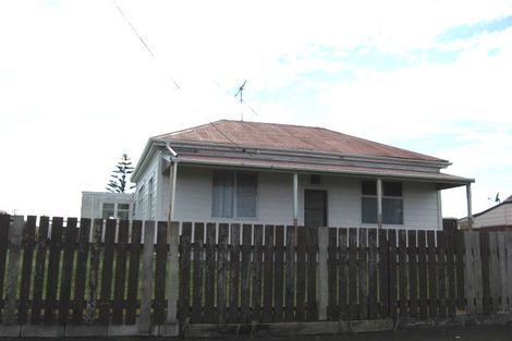 Photo of property in 476 Heads Road, Castlecliff, Whanganui, 4501